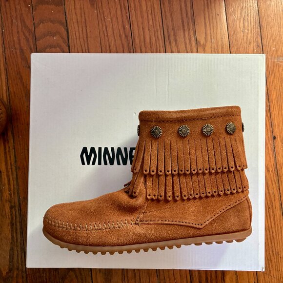 NWOT Minnetonka Brown Suede Moccasins with Fringe - Picture 3 of 11